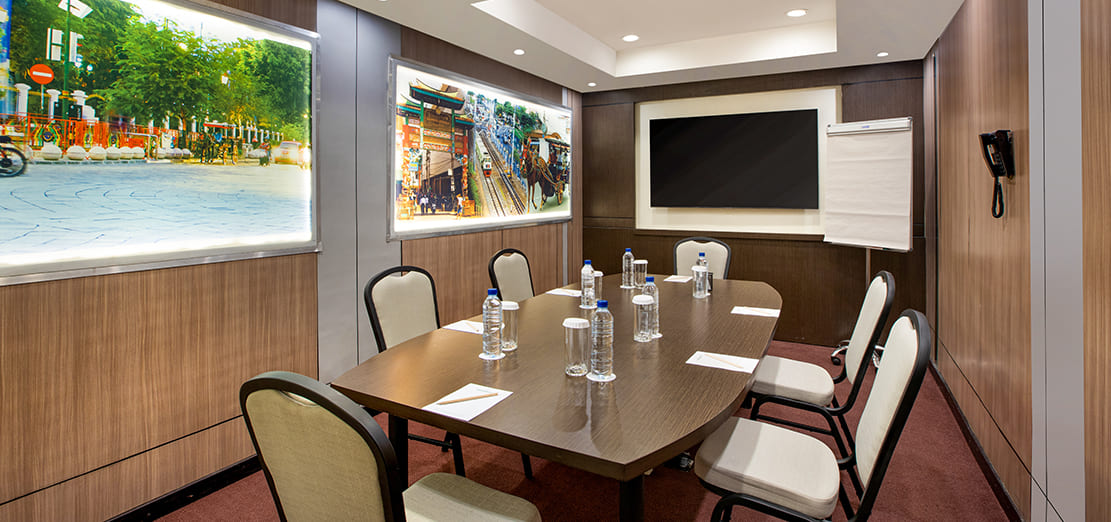 Meeting Room Malyabhara MAWAR PUTIH