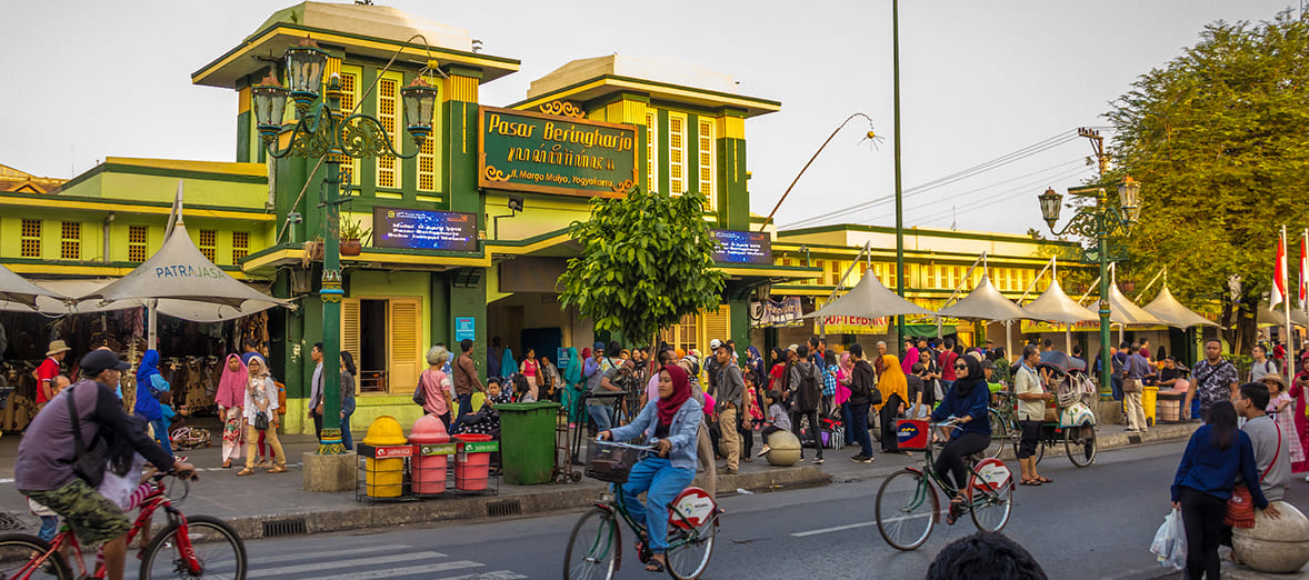 Nearby Destination PASAR BERINGHARJO Malyabhara Hotel