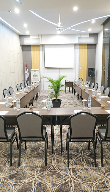 THUMBNAIL EXPERIENCE Meeting Room